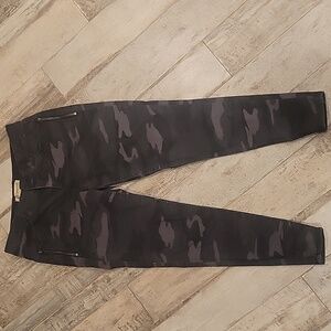 Democracy Camo "Ab" Technology Jegging Jeans Size 6 Petite